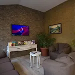 Deluxe Hotel