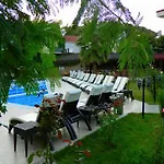 Hotel Deluxe 4*