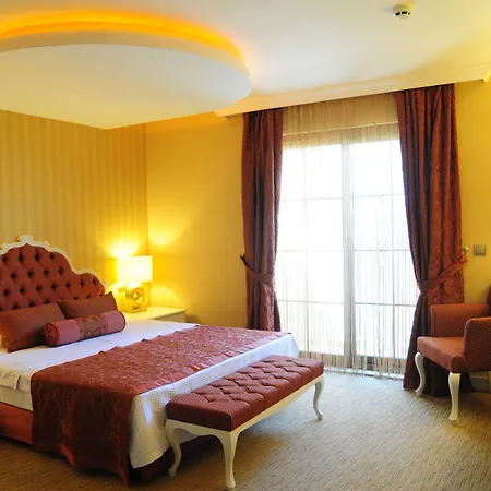 Deluxe Otel 4*