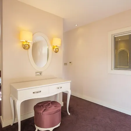 Deluxe Otel 4*