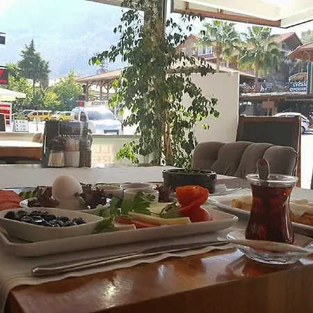 Deluxe Otel