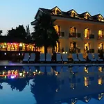 Ξενοδοχείο Deluxe 4*