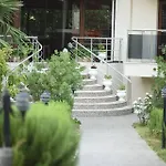 Deluxe Hotel 4*