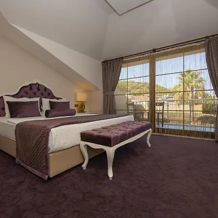 Hotel Deluxe 4*