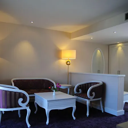 Deluxe 4* אולודניץ