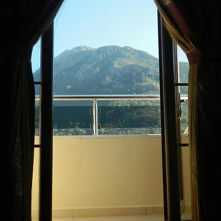 Deluxe Hotel 4*